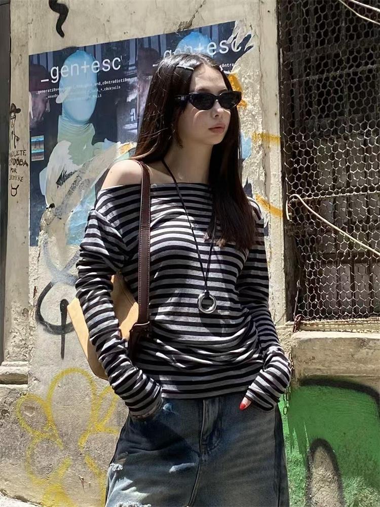Winter Clothing Aesthetic - T-shirt Estetica Anni 2000 da Donna