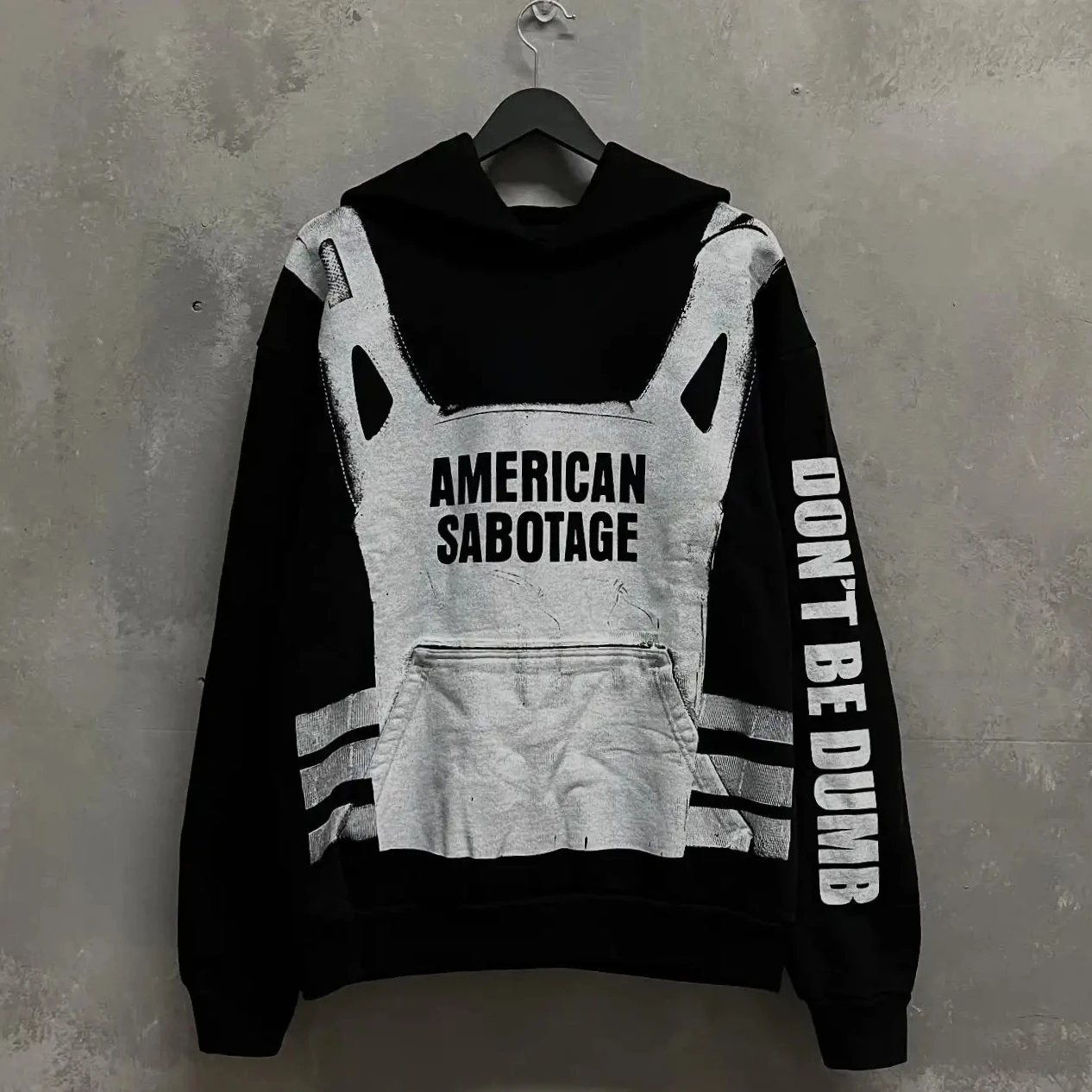 Winter Clothing Ideas - Felpe con cappuccio Sabotage Parodia Grunge