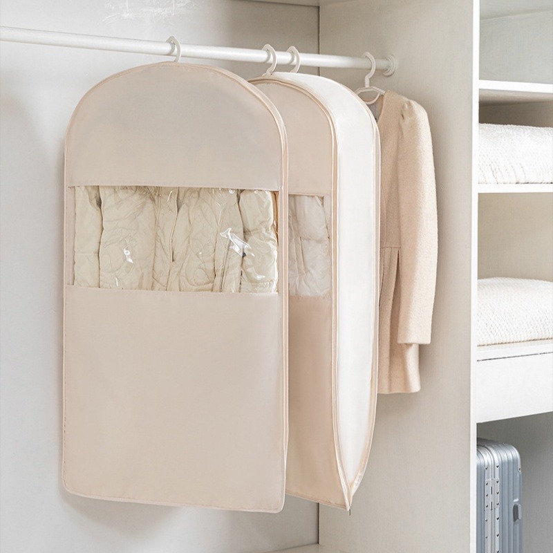 Piumino Borsa portaoggetti a c - Winter Clothing Types recensione e prezzo